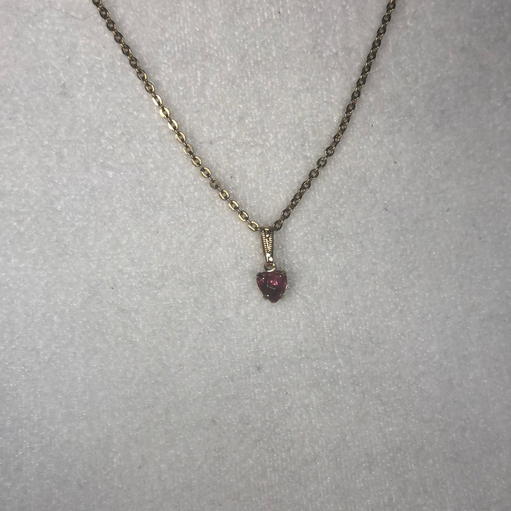 ❤️4/$10 Gold tone necklace with pink heart pendant